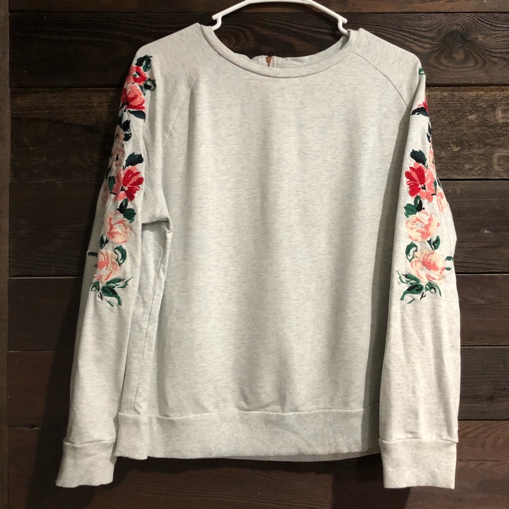 Floral sleeve sweater